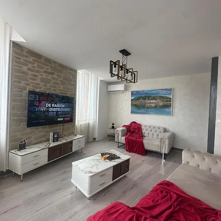 Centre -t3- Wine Themed Appartement Tain-lʼHermitage