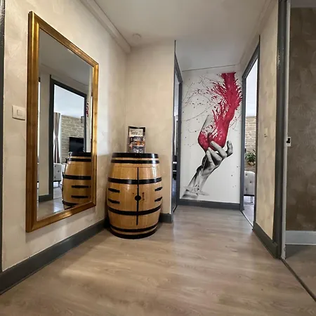Centre -t3- Wine Themed Tain-lʼHermitage